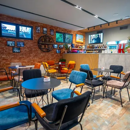 Ξενοδοχείο F&m 2