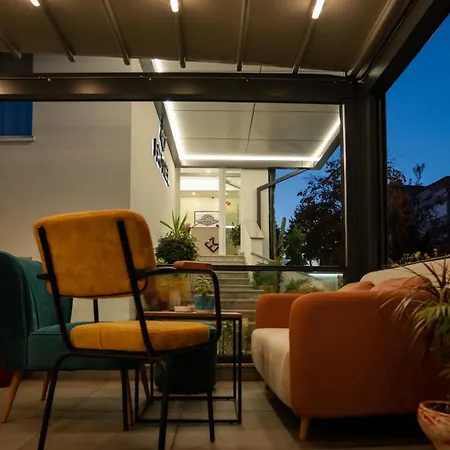 Ξενοδοχείο F&m 2