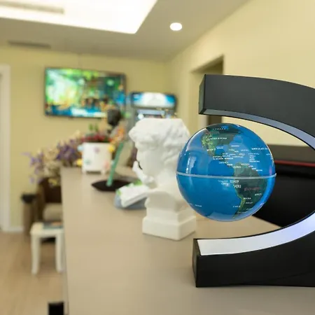 F&m 2 Ξενοδοχείο *