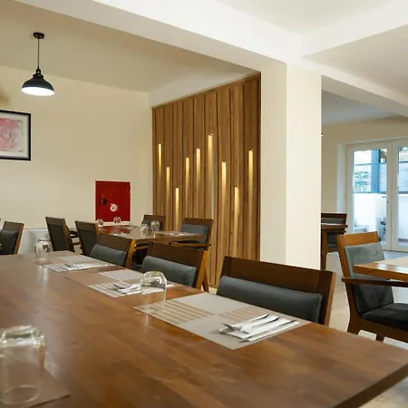 F&m 2 * Τίρανα